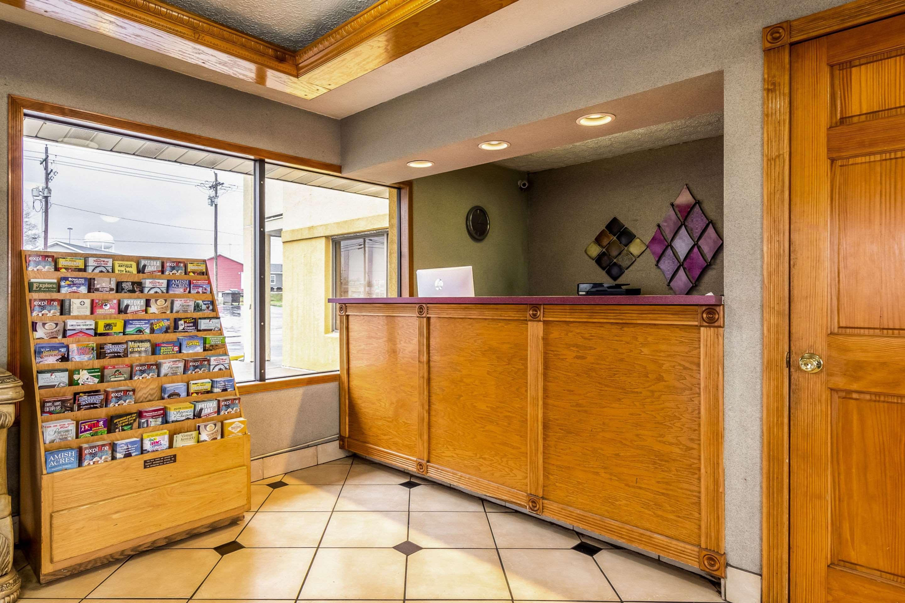 Econo Lodge Seymour Exteriör bild