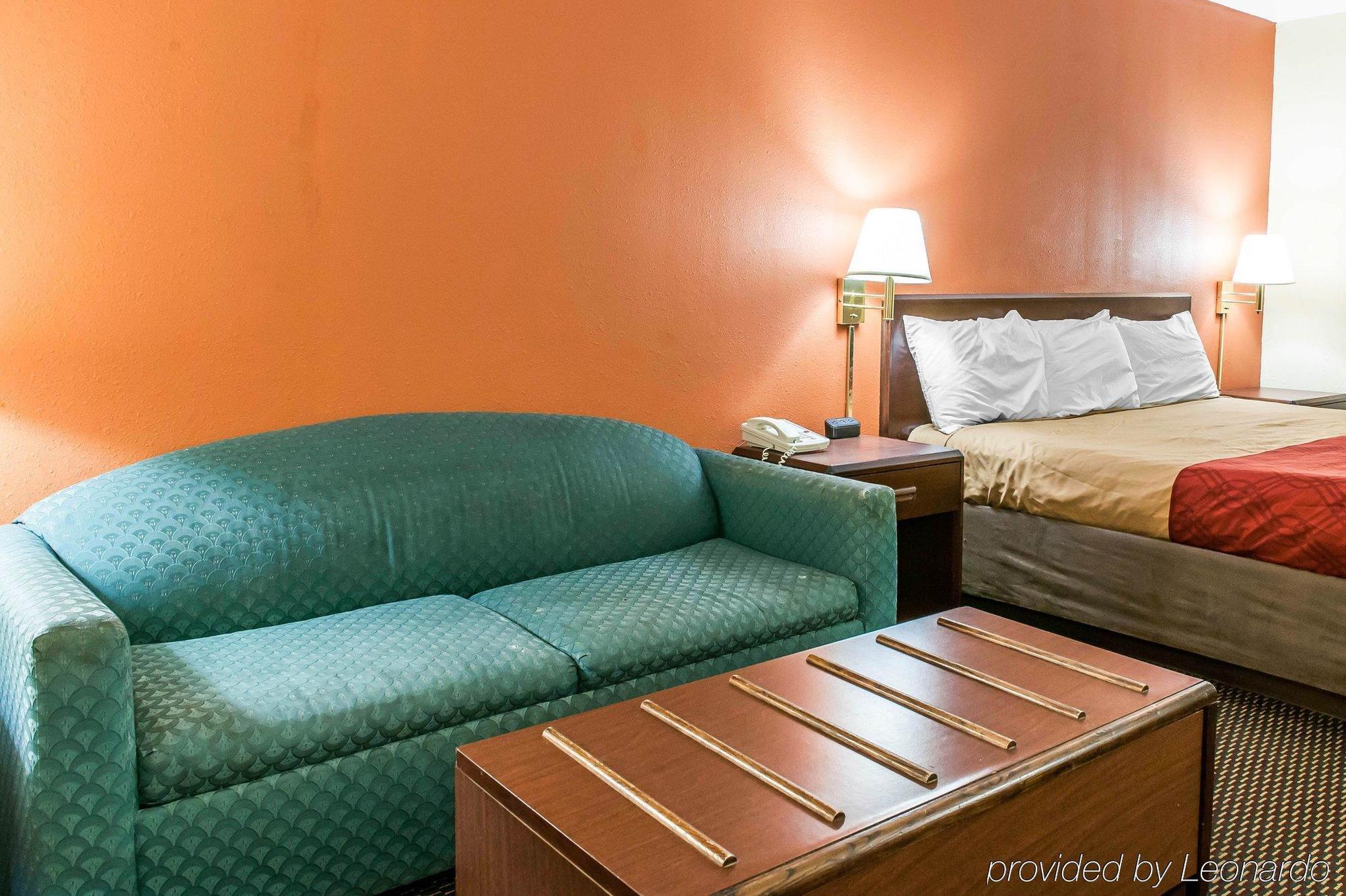 Econo Lodge Seymour Exteriör bild